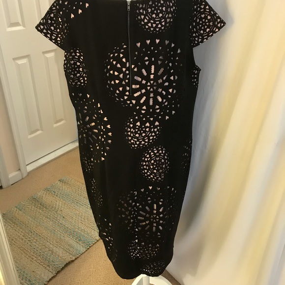 Dress Barn Black Laser Cut Shift Dress Size 14W - Picture 2 of 6